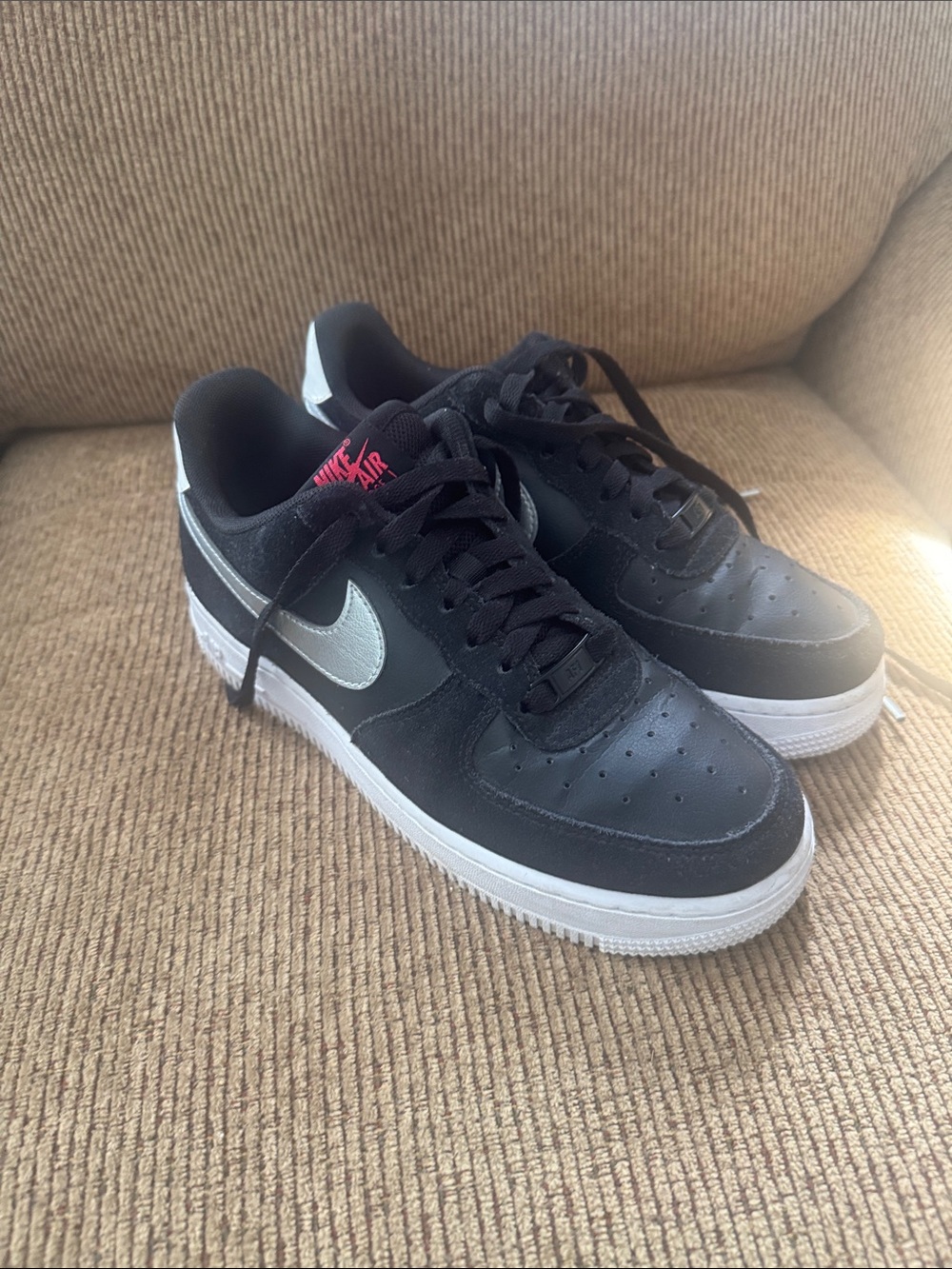 Women’s Black and White Nike with Silver Swoosh and Pink Tongue Logo size 7.5